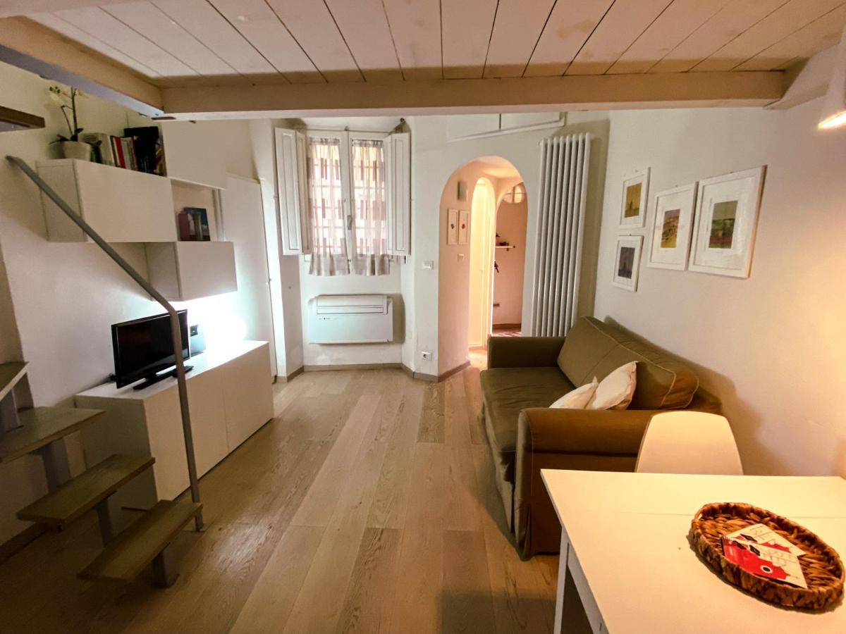 Acacia Firenze - Giglio Apartment Bagian luar foto