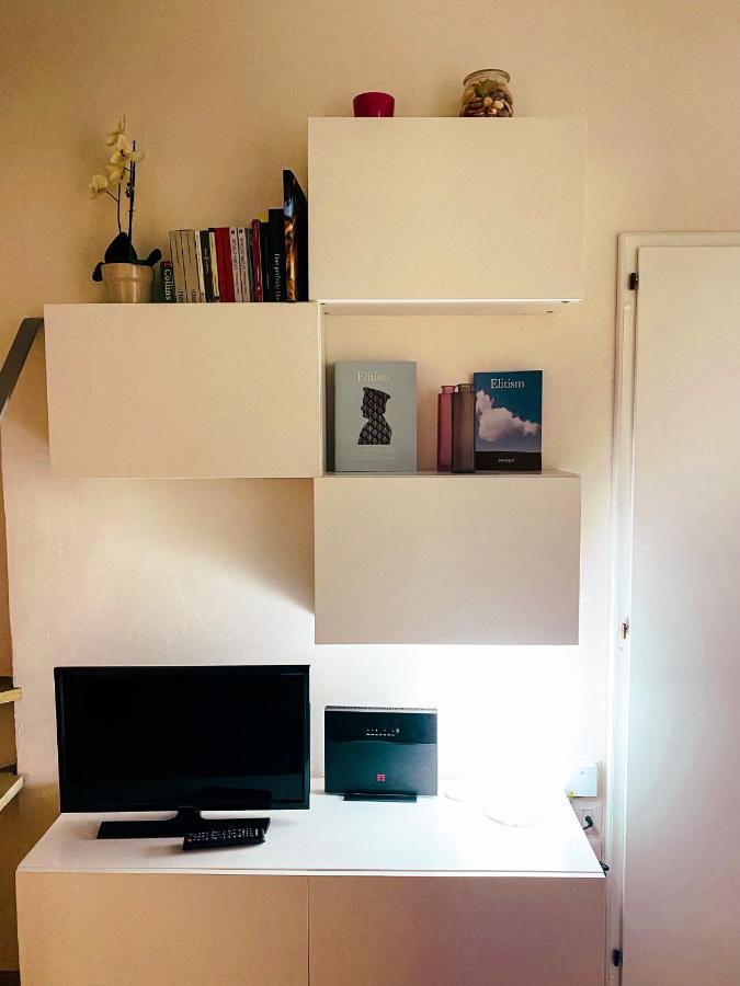 Acacia Firenze - Giglio Apartment Bagian luar foto