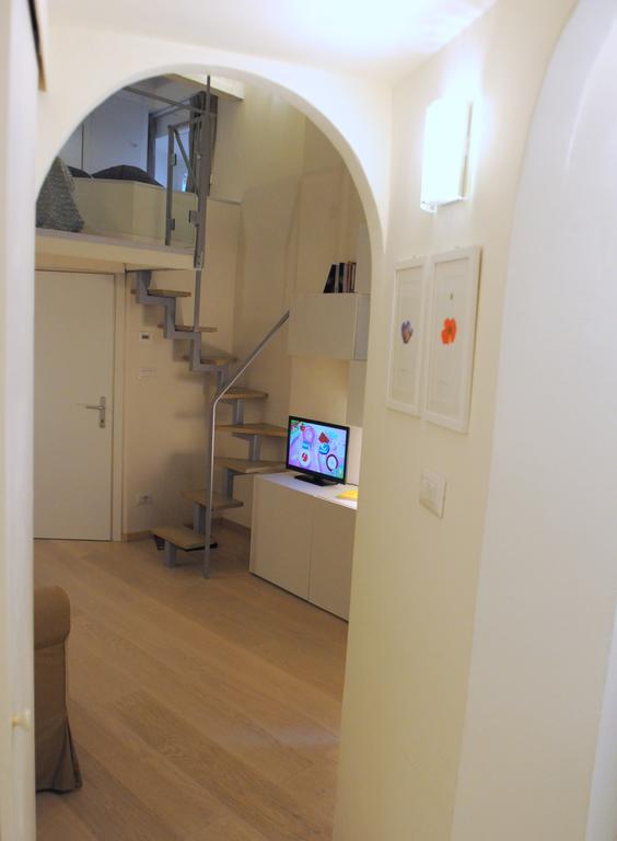 Acacia Firenze - Giglio Apartment Bagian luar foto